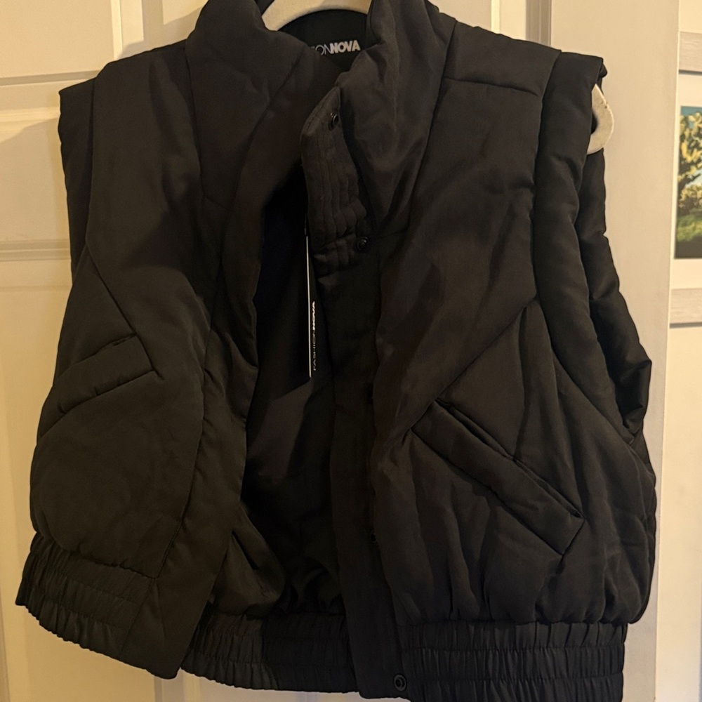 Fashion Nova Dark Puffer Vest
